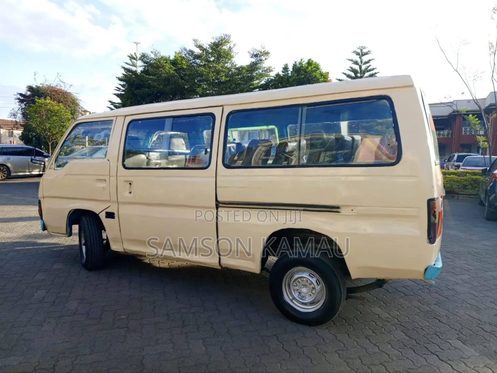 Nissan Caravan (Urvan) 1998 Beige