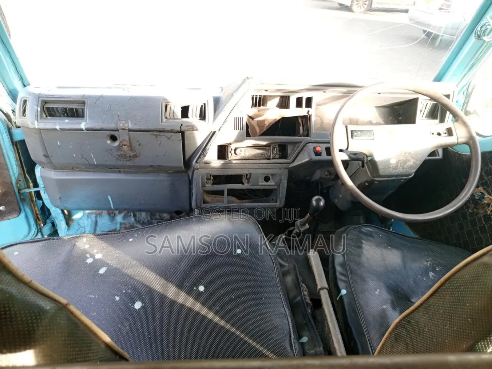 Nissan Caravan (Urvan) 1998 Beige