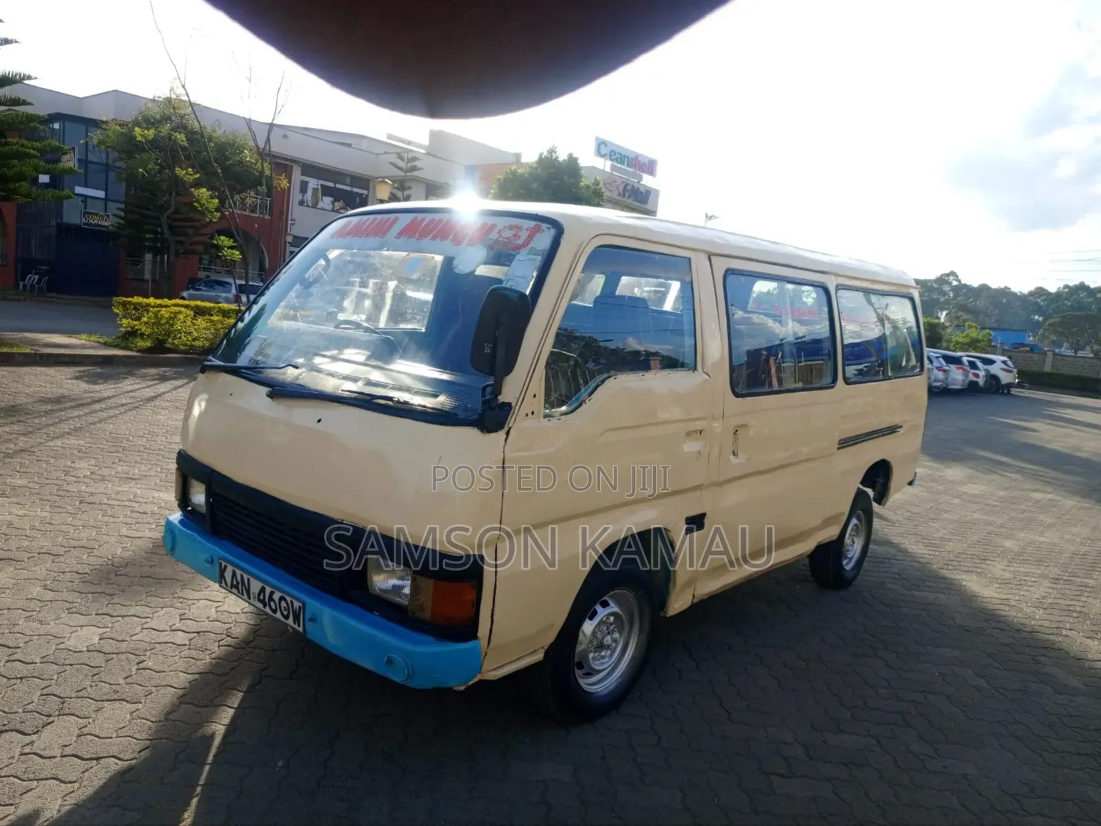 Nissan Caravan (Urvan) 1998 Beige