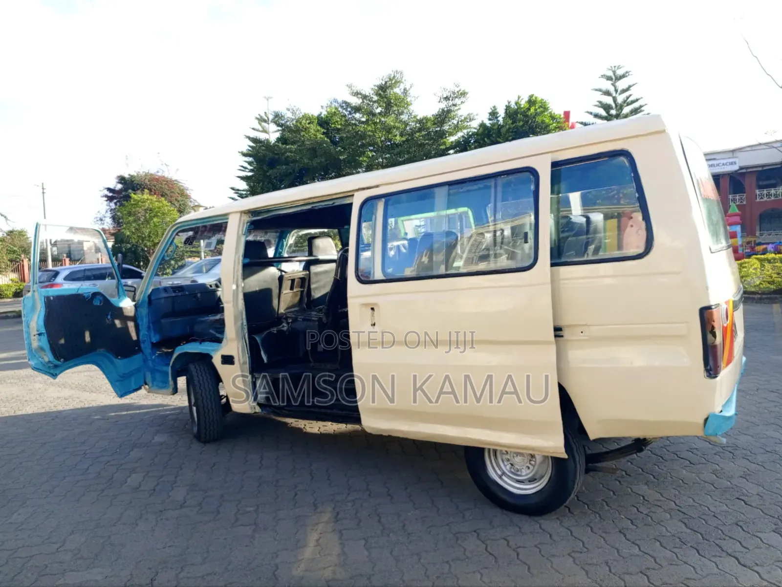 Nissan Caravan (Urvan) 1998 Beige