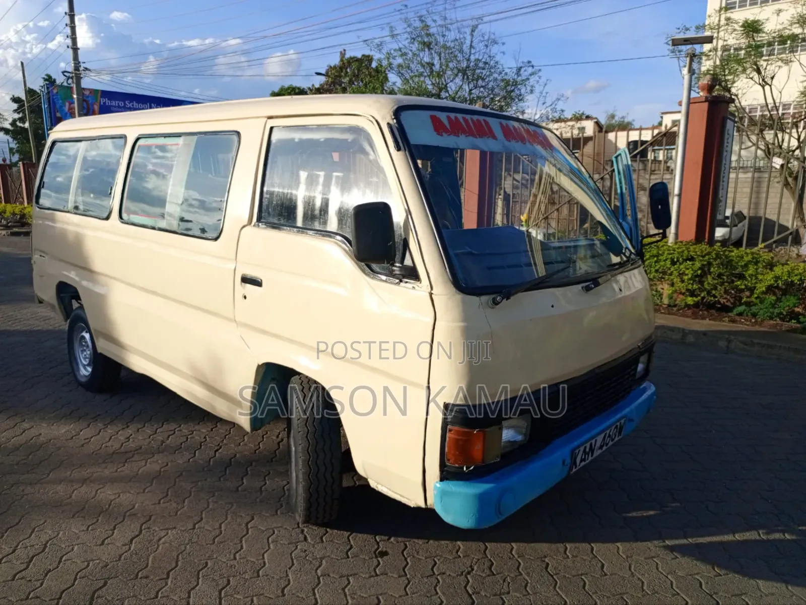 Nissan Caravan (Urvan) 1998 Beige