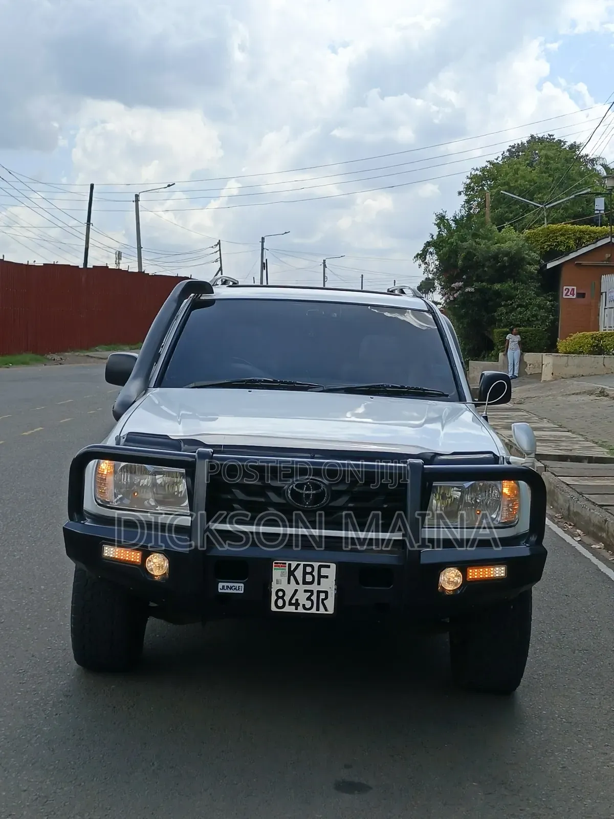 Toyota Land Cruiser 2001 White