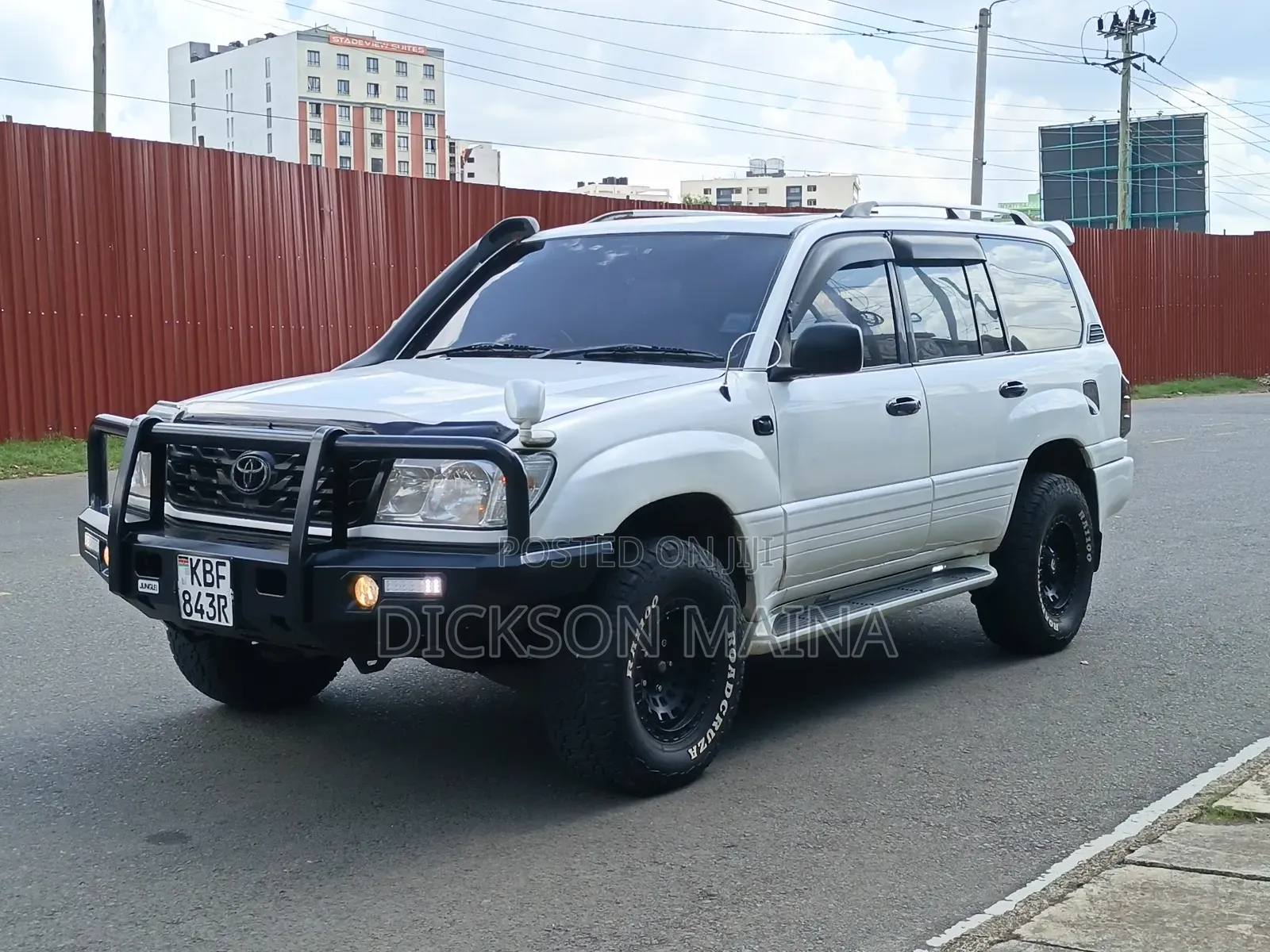 Toyota Land Cruiser 2001 White