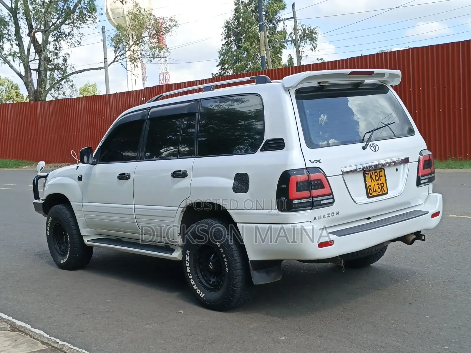 Toyota Land Cruiser 2001 White