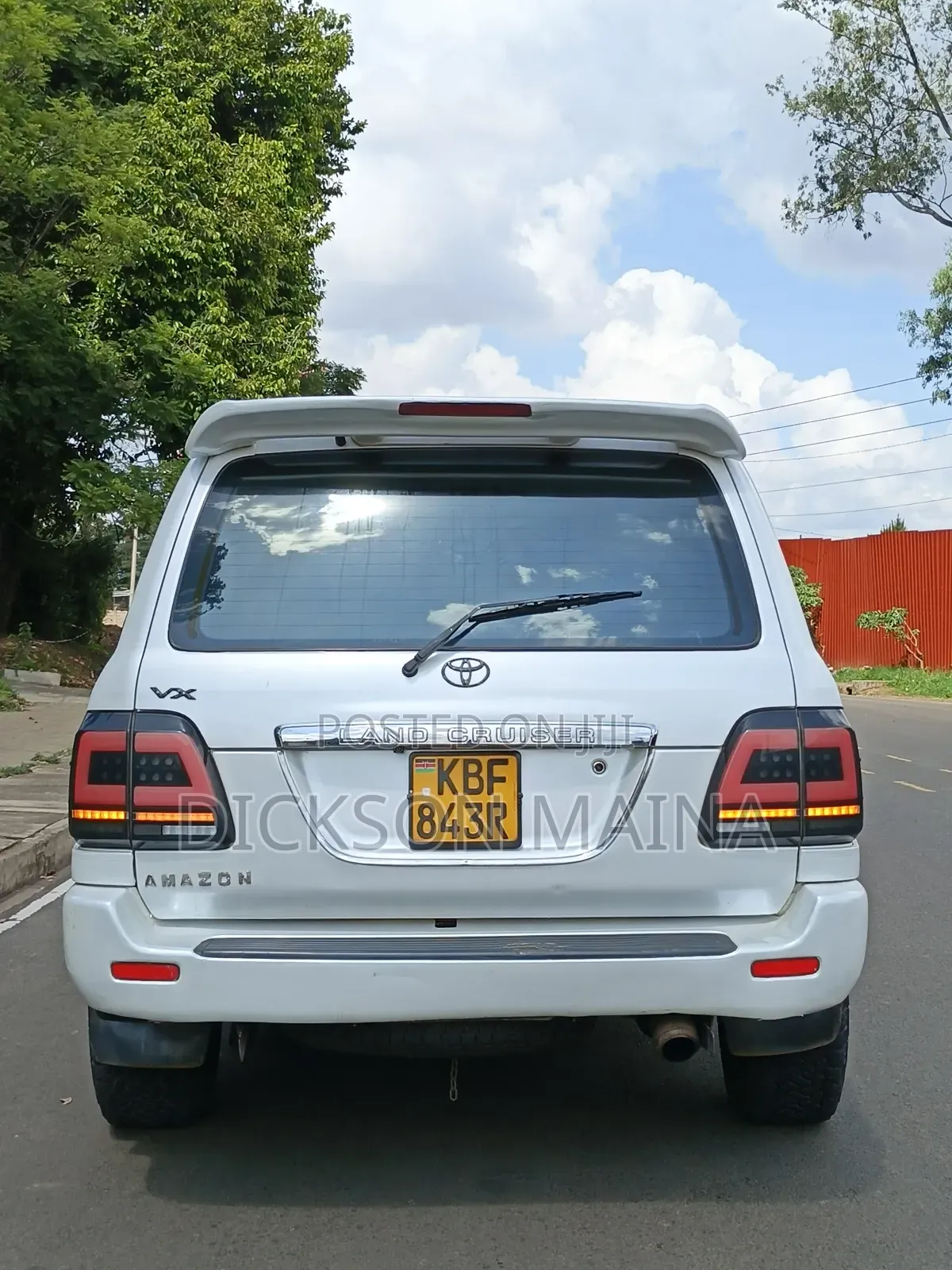 Toyota Land Cruiser 2001 White