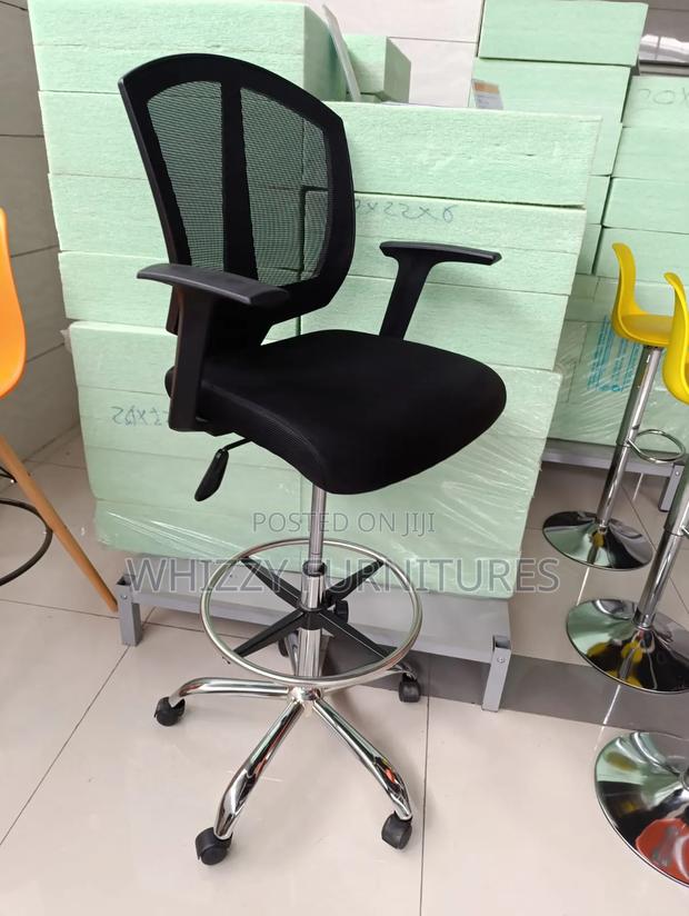 Executive Adjastable Counter Chair