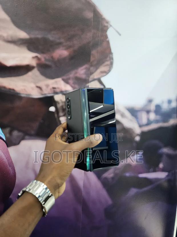 Samsung Galaxy Z Fold 3 256 GB Black - main view