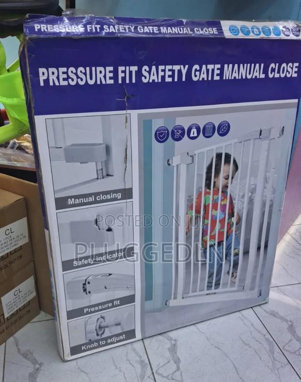 Pressure Fit Safety Gate - main view