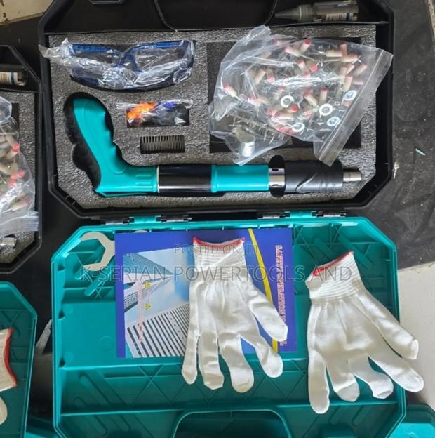 Manual Rivet Gun/Manual Rivet Gun - main view