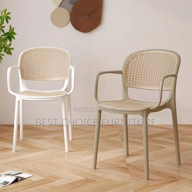 Dining Chair : Stackable Polypropylene Plastic Armchair - thumbnail 5