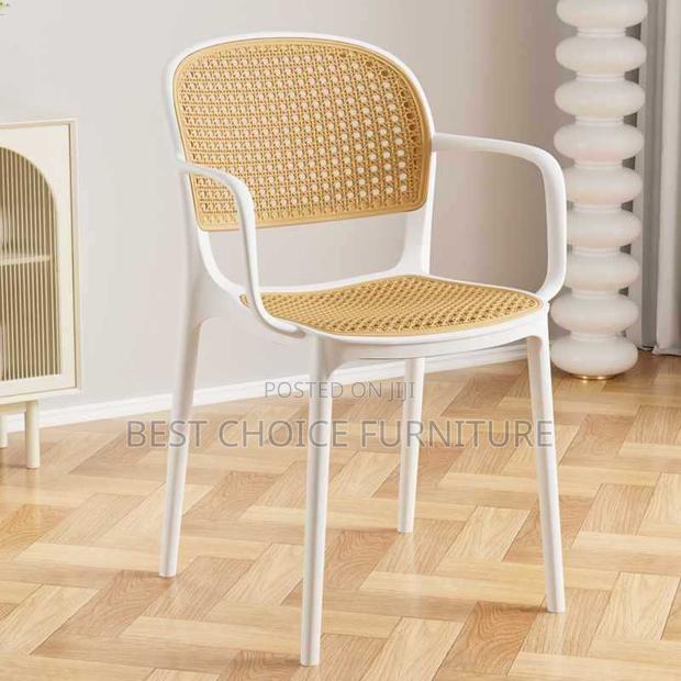 Dining Chair : Stackable Polypropylene Plastic Armchair - thumbnail 6