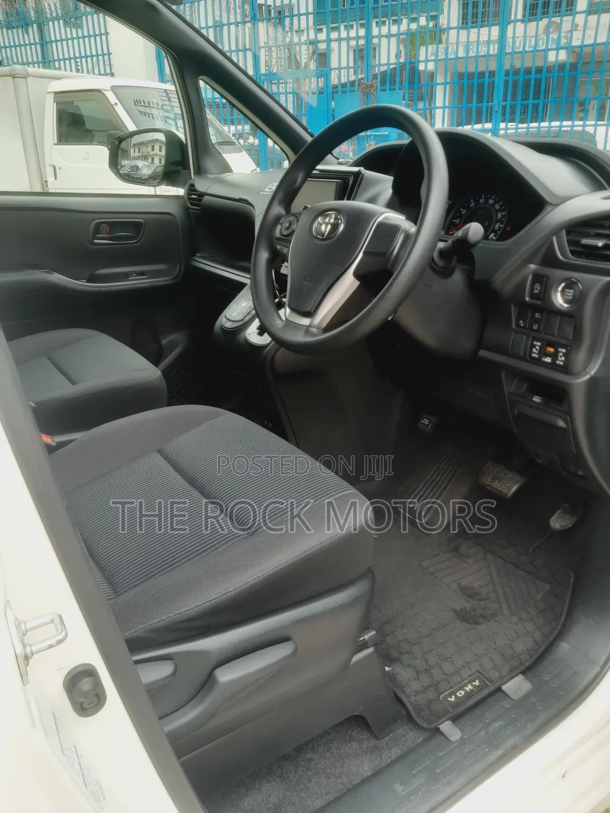 Toyota Voxy 2018 White