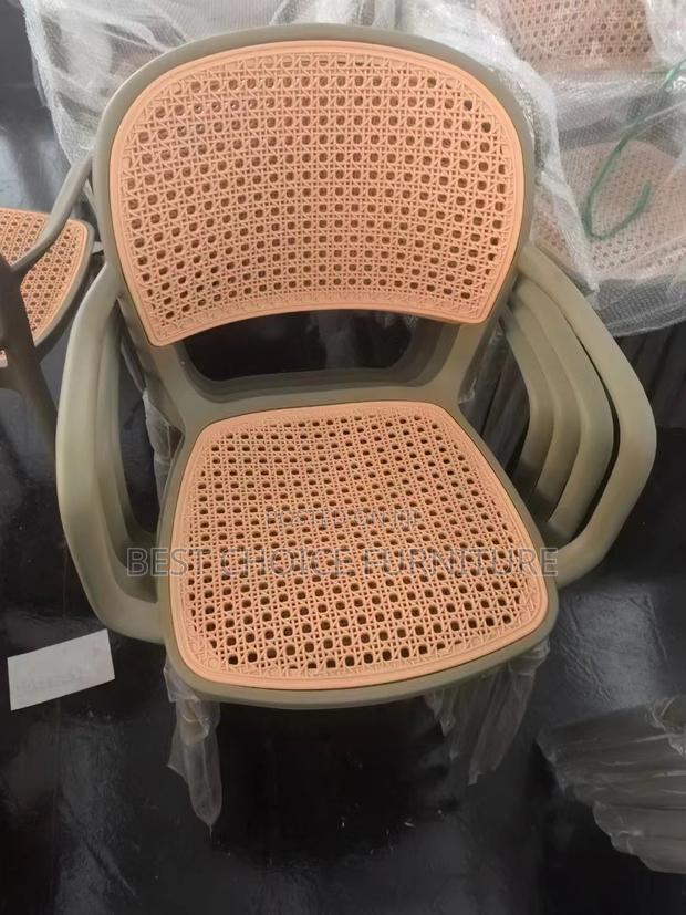 Dining Chair : Stackable Polypropylene Plastic Armchair - thumbnail 10