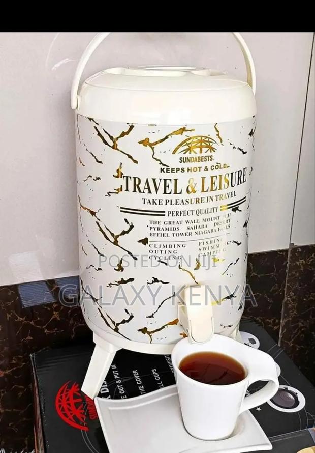 Marble White/Black Tea Urn - main view