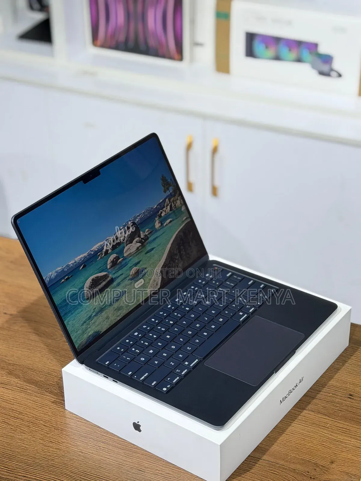 New Laptop Apple MacBook Air 2025 M4 16GB Apple M4 SSD 512GB