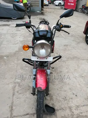 TVS HLX 125 2023 Red
