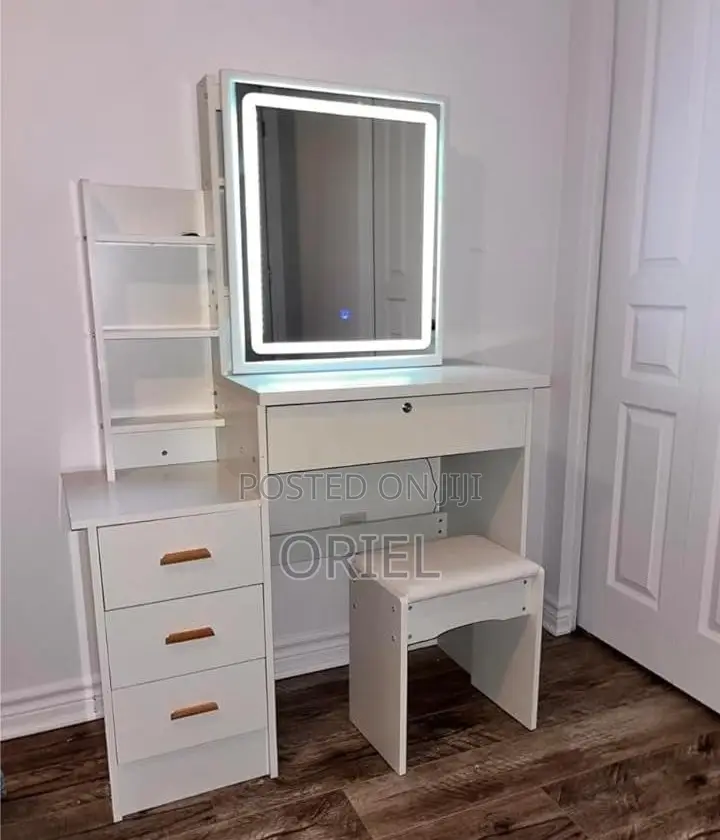 Dressing Table; Chic Bedroom Cosmetic Organizer Table