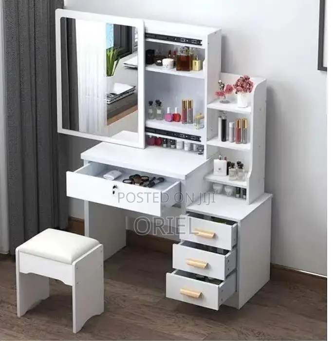 Dressing Table; Chic Bedroom Cosmetic Organizer Table