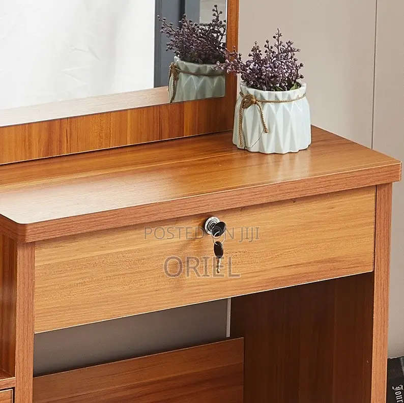 Dressing Table; Chic Bedroom Cosmetic Organizer Table
