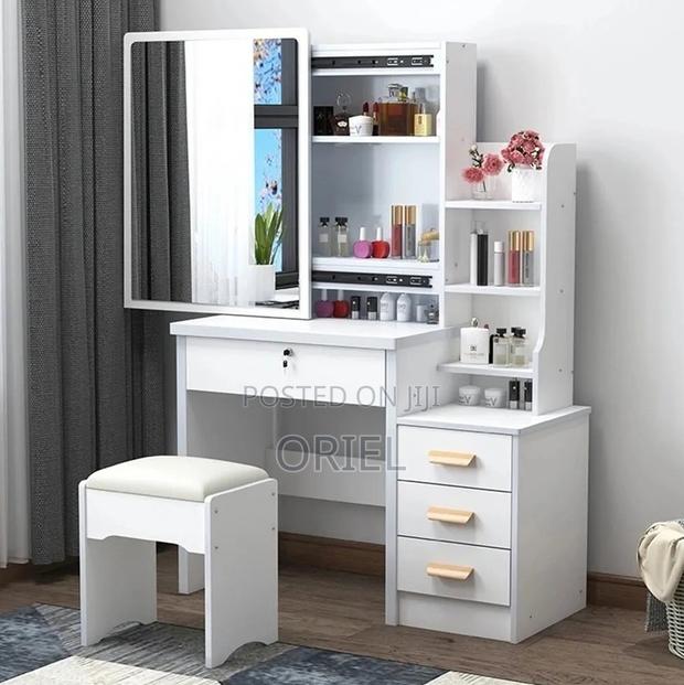 Dressing Table; Chic Bedroom Cosmetic Organizer Table - thumbnail 18