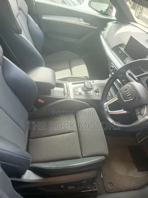 Audi Q5 2.0T Premium AWD quattro 2019 Black