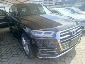 Audi Q5 2.0T Premium AWD quattro 2019 Black