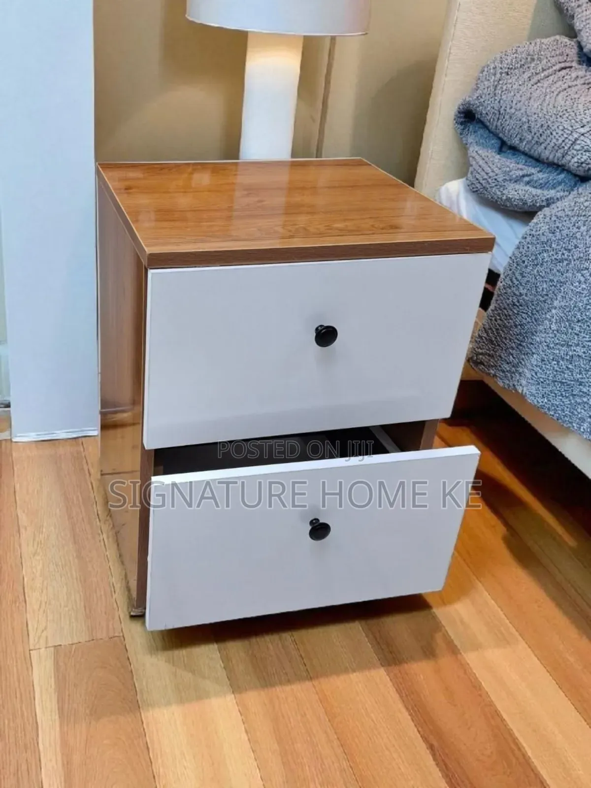 Bedside Table 01