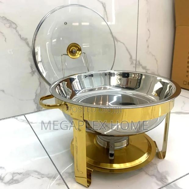 Round Stainless Steel Chafing Dish With Golden Accents - thumbnail 2