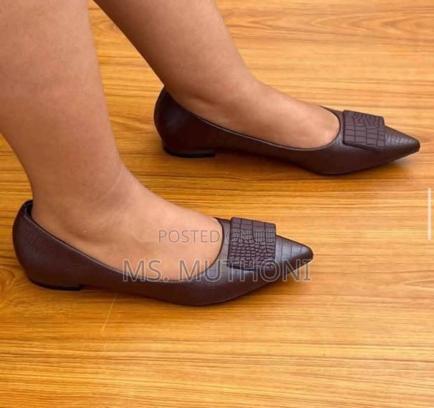 Textured Pointed-Toe Flats With a Decorative Buckle Size 37-42 - thumbnail 4