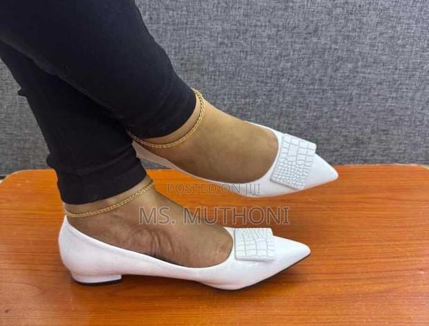 Textured Pointed-Toe Flats With a Decorative Buckle Size 37-42 - thumbnail 6