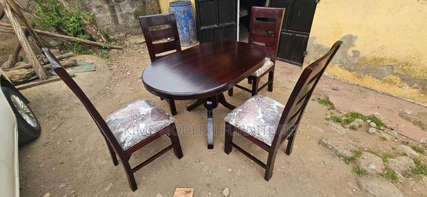 Dining Table Round Model 4 Seater Etimo - main view