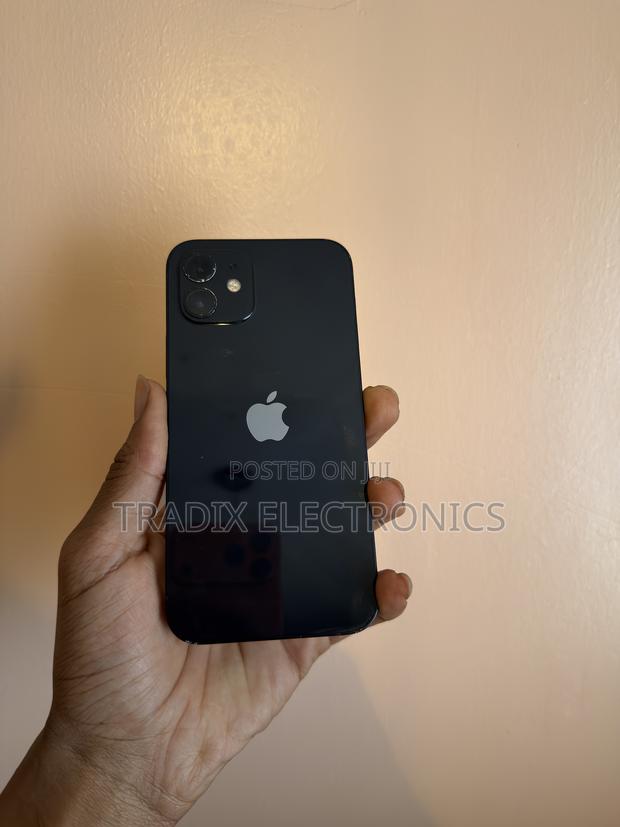 Apple iPhone 12 64 GB Black - main view