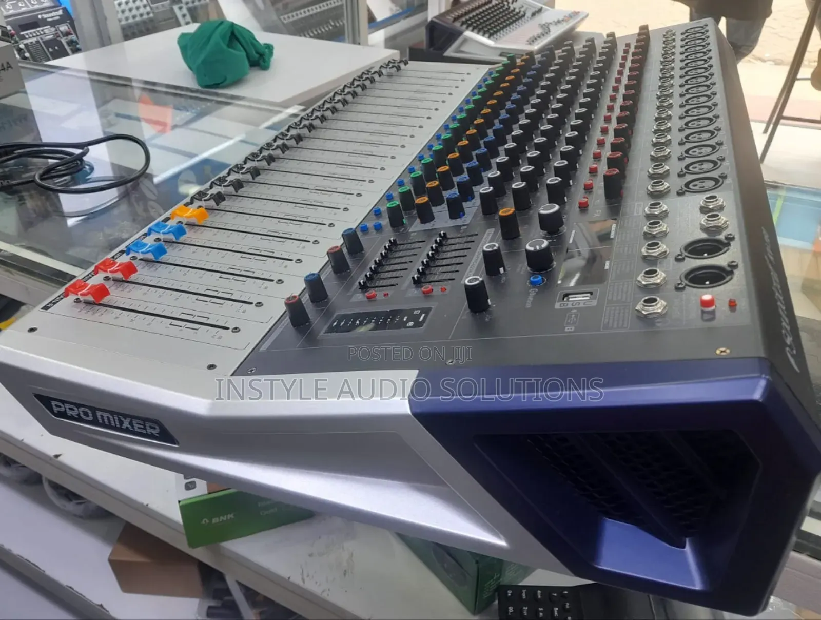 12 Channels Pro Powered Mixer Usb/Bluetooth 1500w Power Output
