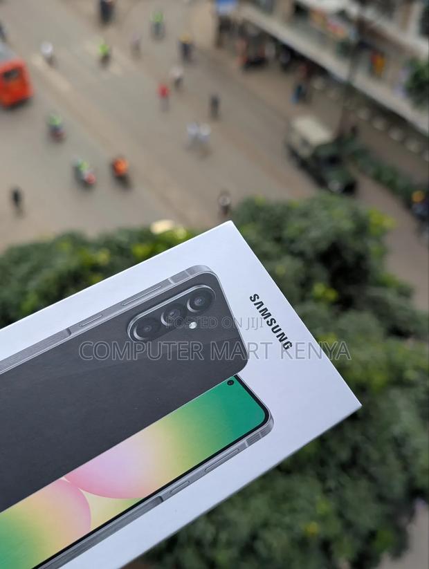 New Samsung Galaxy A56 256 GB Black - thumbnail 3