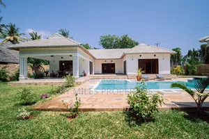 3bdrm Villa in La-Marina Creekside, Mtwapa for sale