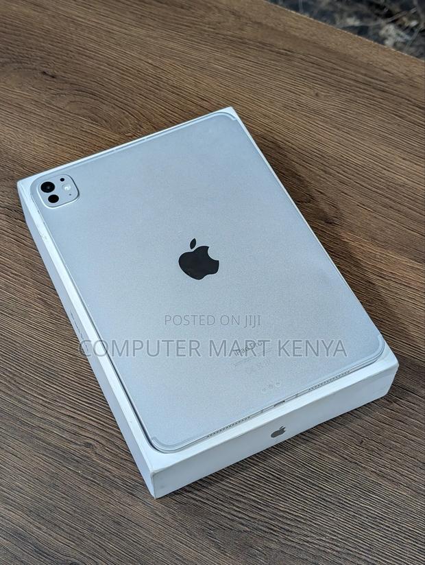 New Apple iPad Pro 13 (2025) 256 GB Silver - thumbnail 4