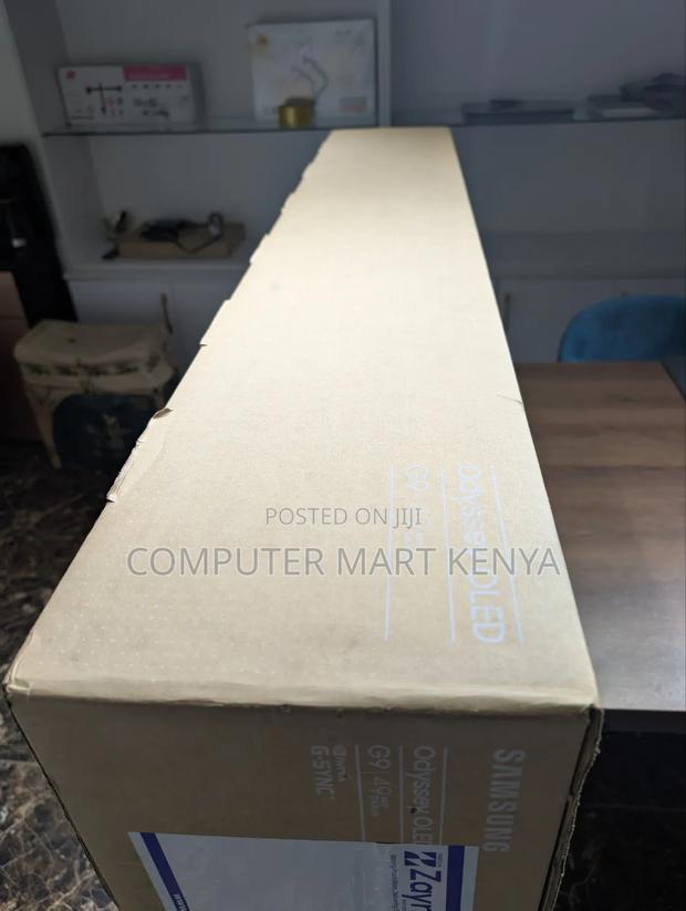 New Lg Odyssey Oled G9 49 Inch Curved Gaming Monitor - thumbnail 3