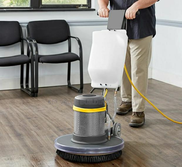 Maneuverable Floor Scrubbing Machine - main view