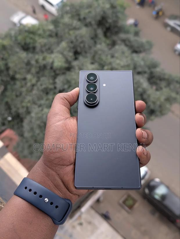 New Samsung Galaxy Z Fold7 256 GB Black - thumbnail 4