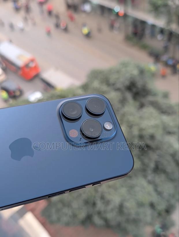 Apple iPhone 15 Pro 128 GB Blue - thumbnail 3