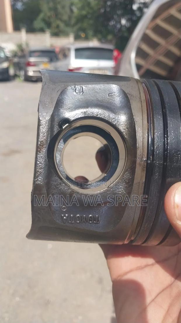 J150 Pistons - thumbnail 2