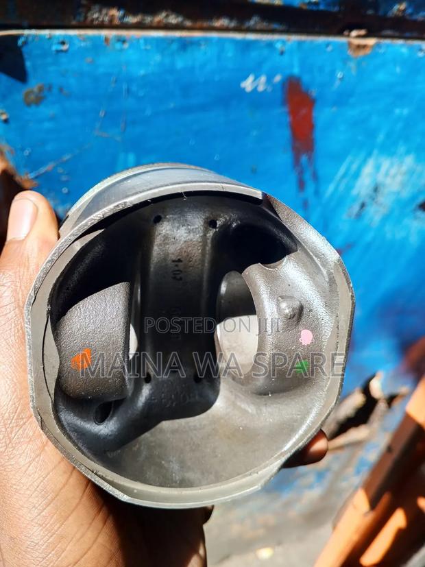 J150 Pistons - thumbnail 4