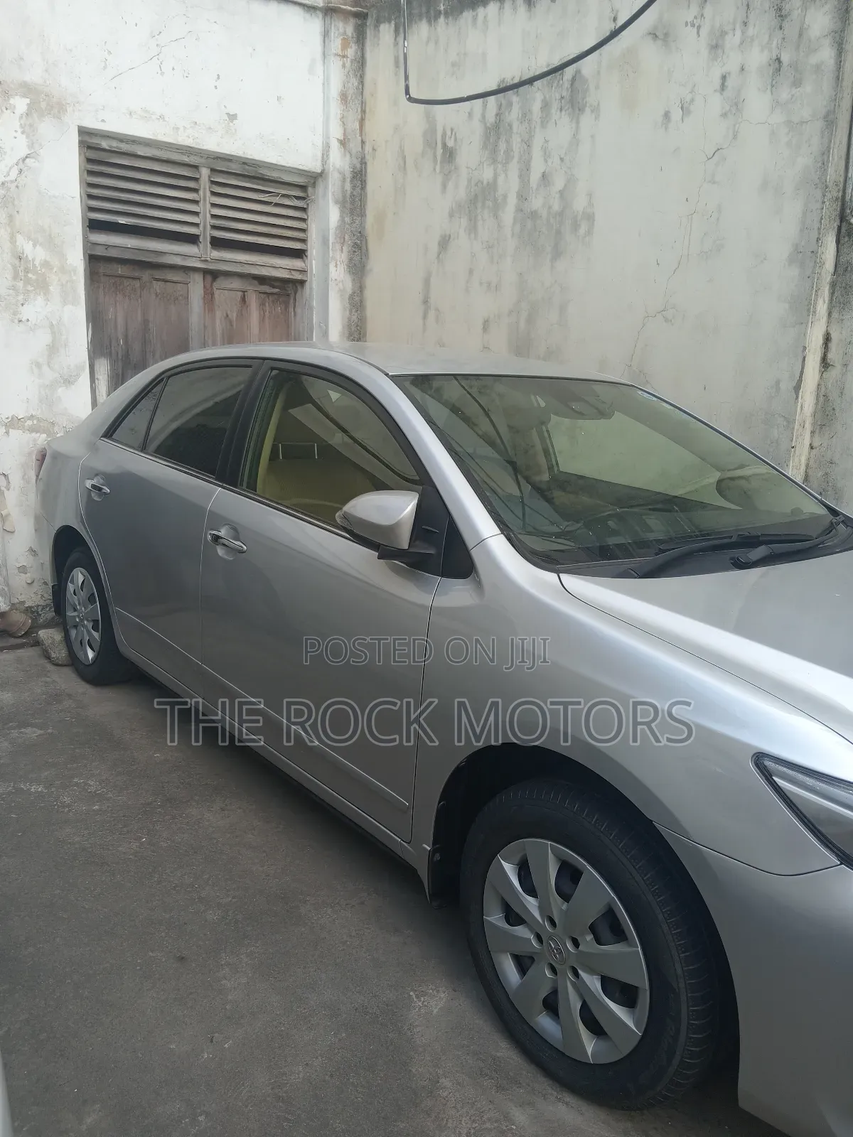 Toyota Premio 2018 Silver