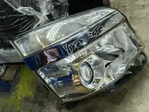 Headlight Voxy 2012 Xenon