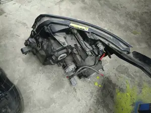 Headlight Voxy 2012 Xenon