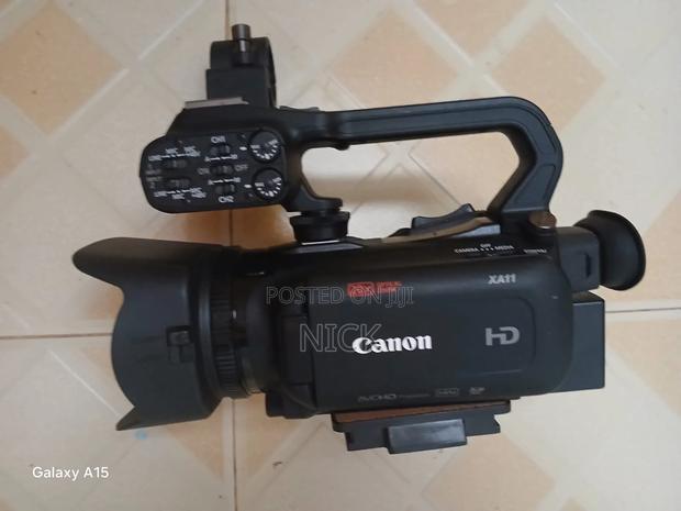 Canon Video Camera - thumbnail 3