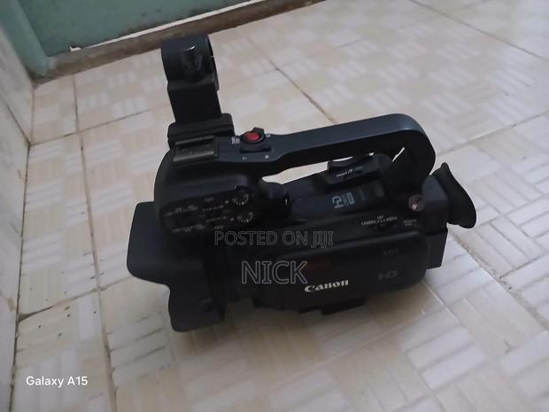 Canon Video Camera - thumbnail 4