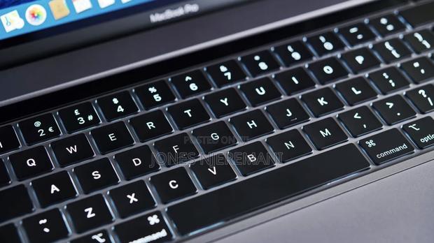 Laptop Apple MacBook 2019 32GB Intel Core i7 SSD 512GB - thumbnail 4