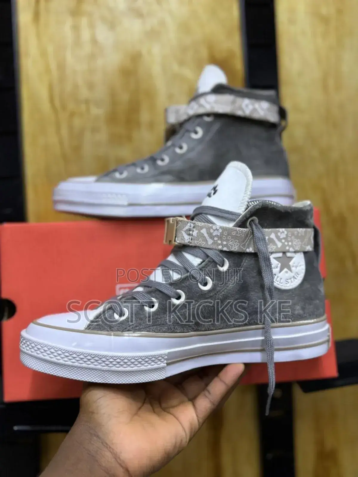 *Converse All Star Chunk Taylor '70 High*"Dog Inspired"