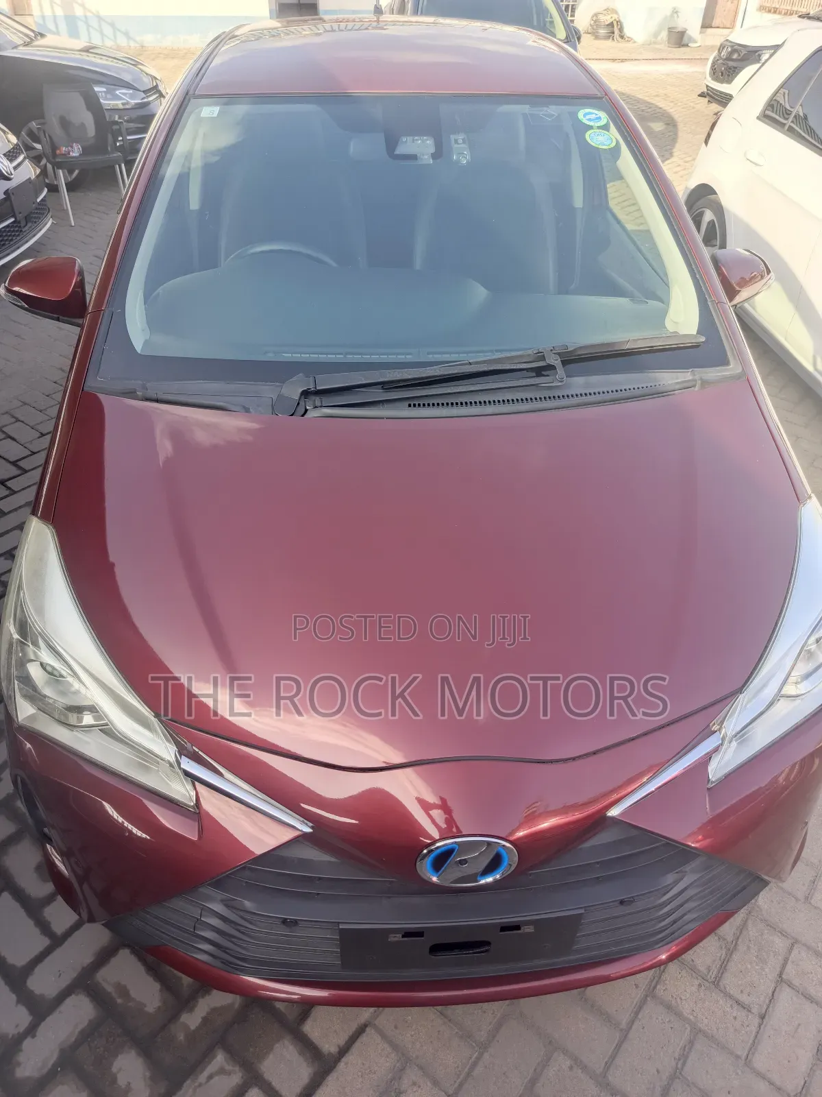 Toyota Vitz 2019 Maroon